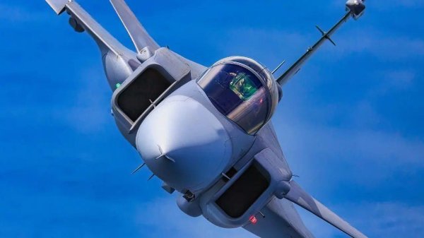 益上线 瑞典JAS-39“鹰狮”，一款非常优异的战机，但有它从未预料到问题